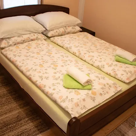 Apartman Ivanka アパート