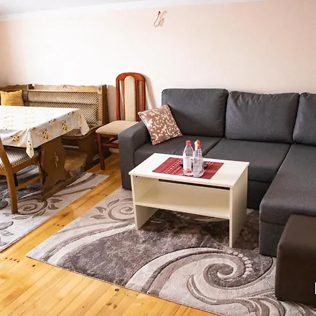 Apartman Ivanka アパート *